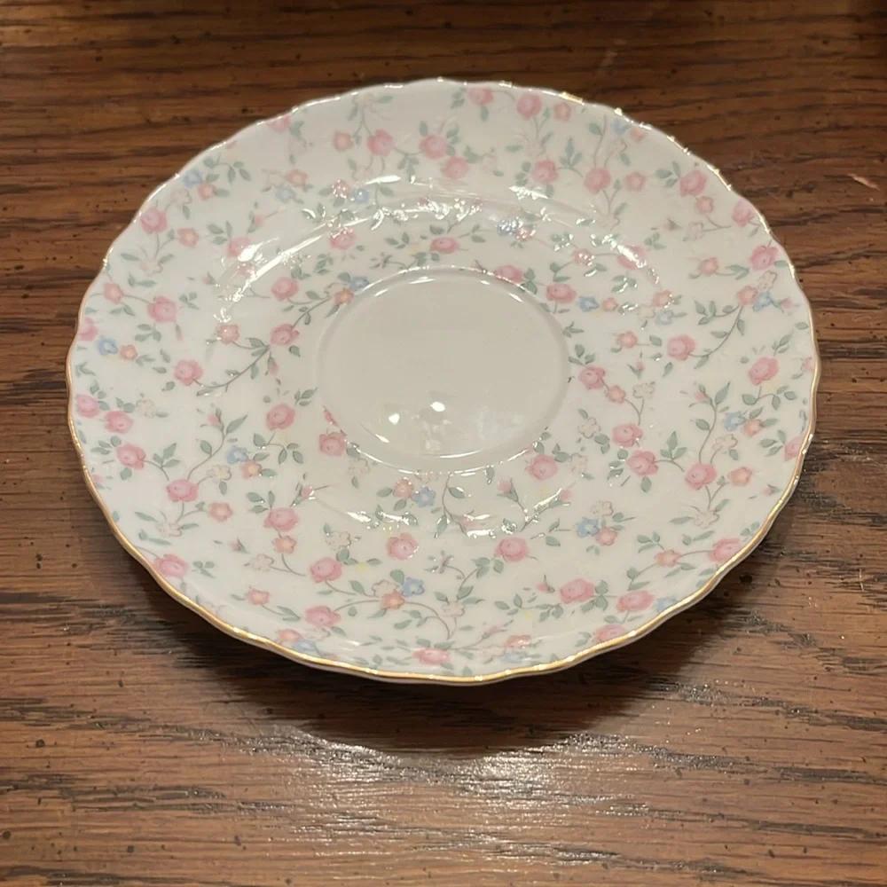 Dot & Lil Rice Flower Teacup Candle,‎ new in package